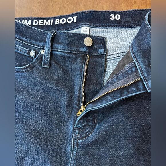 J. Crew Slim Demi Boot Brushed Back Jean Rinse wash. Size 30 - Picture 4 of 7